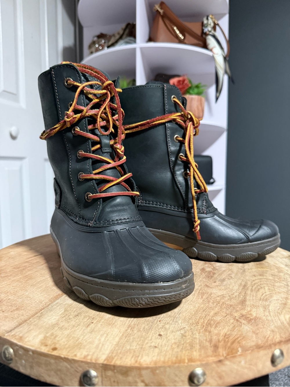 Sperry Black Waterproof Lace-Up Winter Boots with Orange-Brown Laces